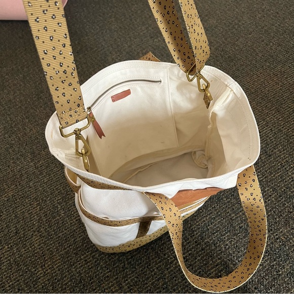 Madewell Canvas Camden Tote Bag in Mini Leopard - Picture 2 of 11